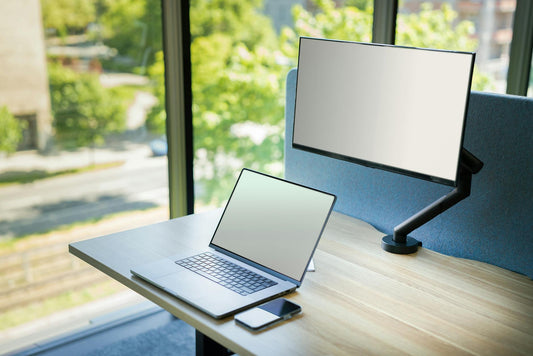 Monitores explicados: IPS vs VA vs OLED, Hz y tiempos de respuesta — setup por presupuesto 2025 (edición 5)