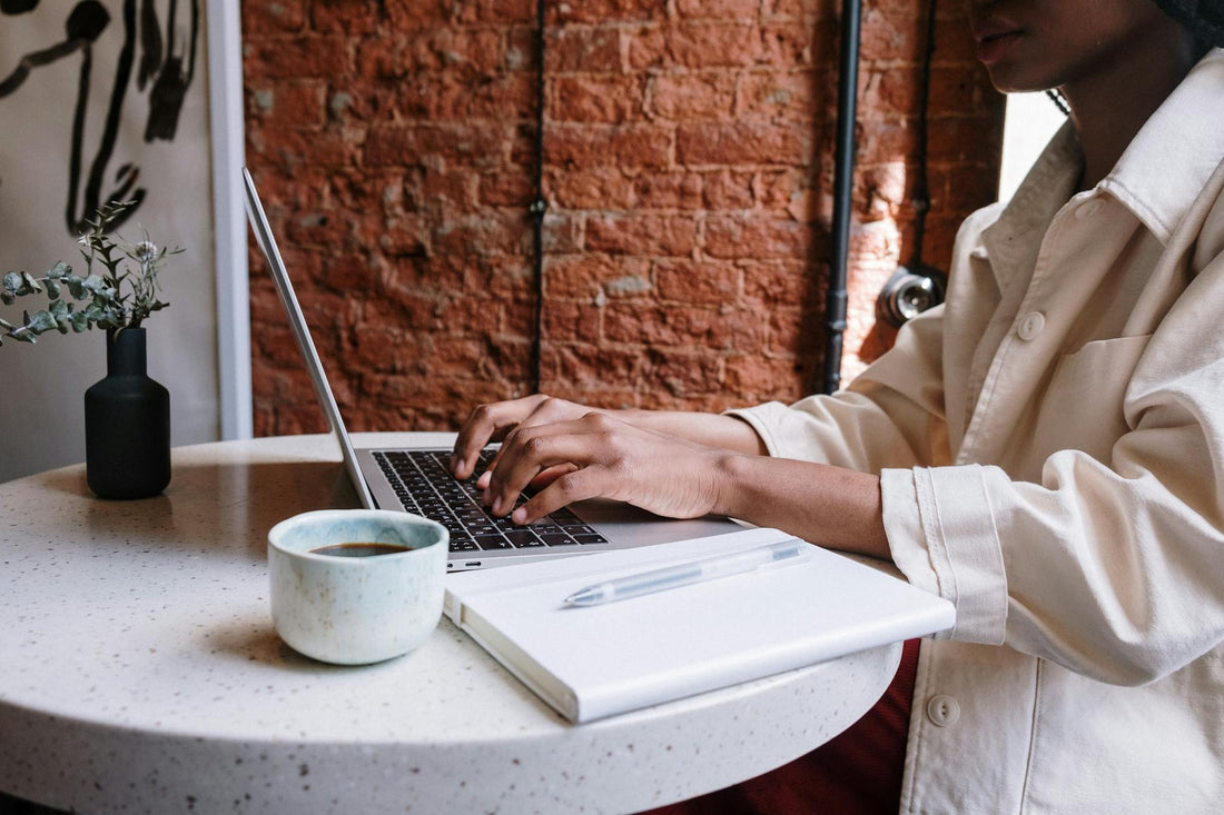¿Qué es el input lag? Guía práctica para reducirlo — problemas y soluciones 2025 · c14b-9